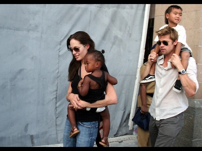 Pitt-Jolie, i 6 figli per ora con mamma