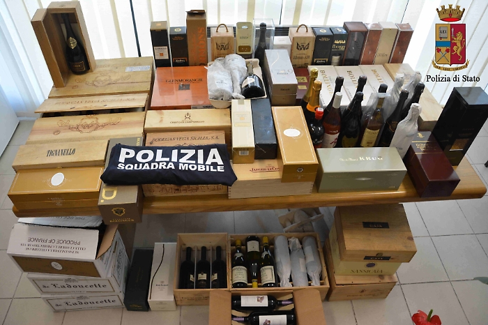 Ragusa, rubati vini per un valore di 40 mila euro, denunciato il "ricettatore"