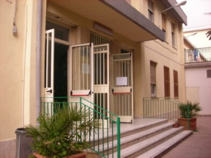 Caltanissetta, furto alla scuola LeoneLadro tradito da impronte digitali