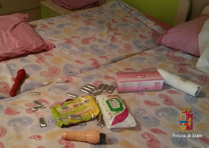 Ragusa, chiusa casa del piacereI poliziotti scambiati per clienti"Venite, entrate uno alla volta"