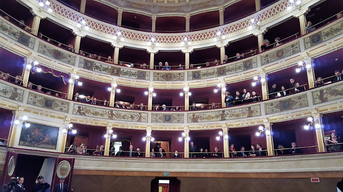 A Siracusa il pubblico delle grandi occasioni per la riapertura del Teatro di Ortigia