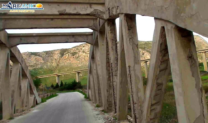 Agrigento, la ex provincia chiude il ponte che rischia di crollare