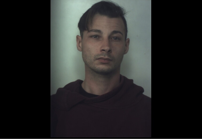 Floridia, botte alla madre per i soldi della droga: arrestato