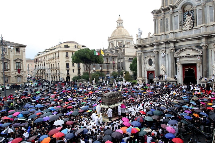 Catania, turisti affascinati da Sant'Agata: &laquo;&Egrave; una festa bellissima&raquo;