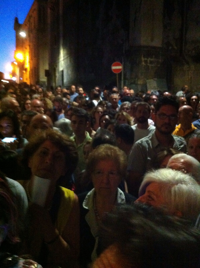 Attesa assura e pessima organizzazione al teatro romano di Catania