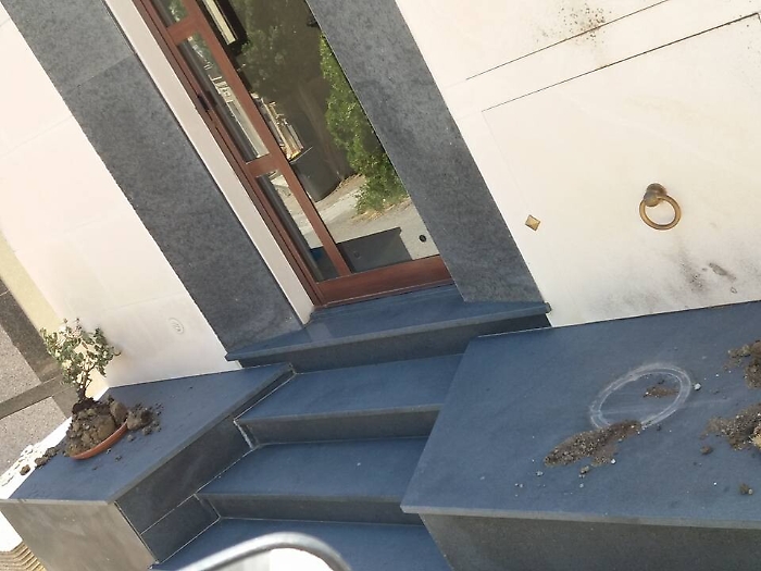 Enna, cimitero nel mirino dei vandali