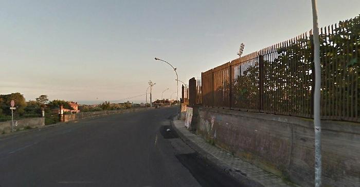 Acireale, tragedia nei pressi dello stadio: trovato impiccato un 17enne