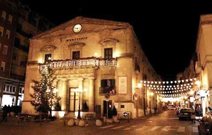 Enna, studenti Erasmus Kore danneggiano installazioni natalizie in citt&agrave;