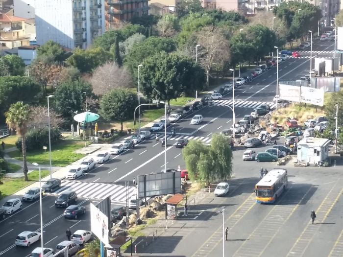 Catania, tre passaggi pedonali a distanza ravvicinata in viale R. Sanzio