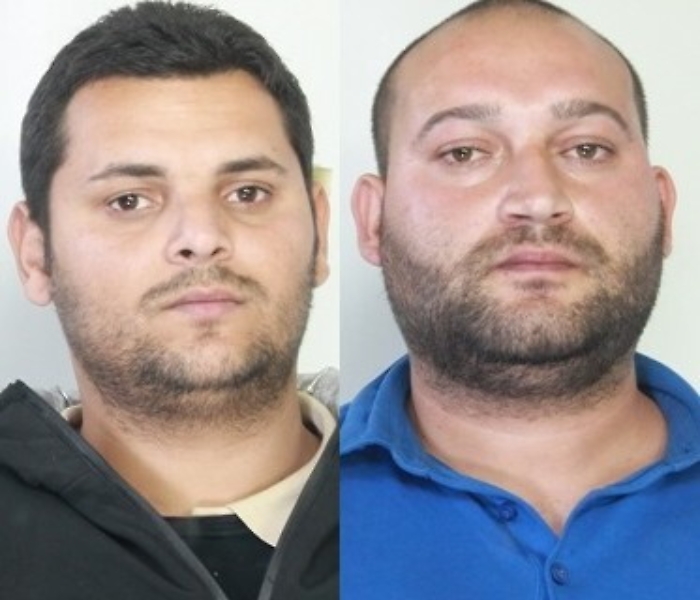 Tamponano auto di Polizia e Carabinieri per evitare controlli: due serbi arrestati