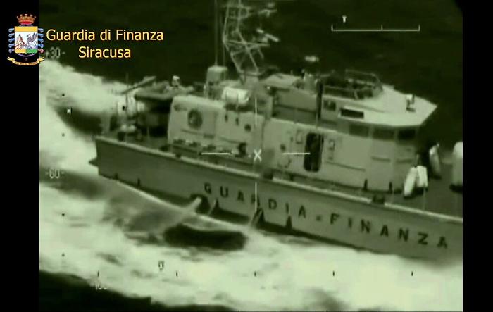 Siracusa, contrabbando dalla Libia: confiscati 100 mila litri di gasolio