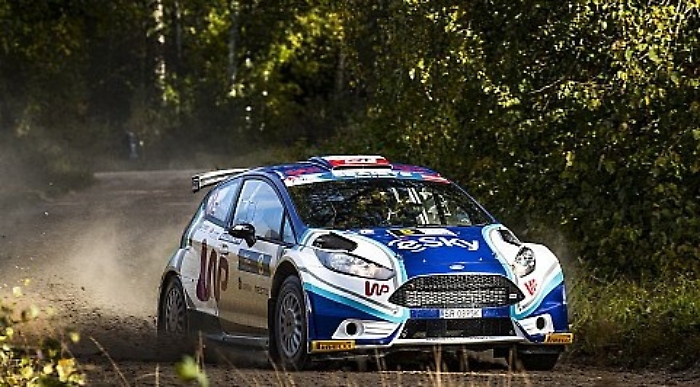 Navigatore ferito al secondo Rally di Cefal&ugrave;: investito mentre controllava gomme