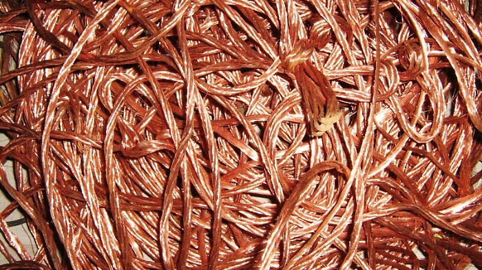 Canna da pesca e pinza: cos&igrave; in 10 razziavano rame in provincia di Palermo 