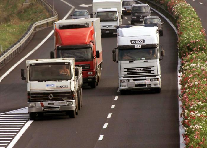 Palermo, rapinarono camionisti che trasportavano pesce: 5 arresti