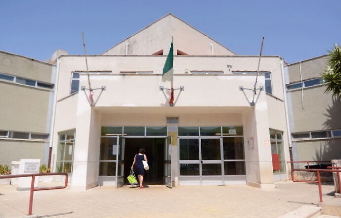 Ennesimo raid nella scuola Falcone allo Zen di Palermo