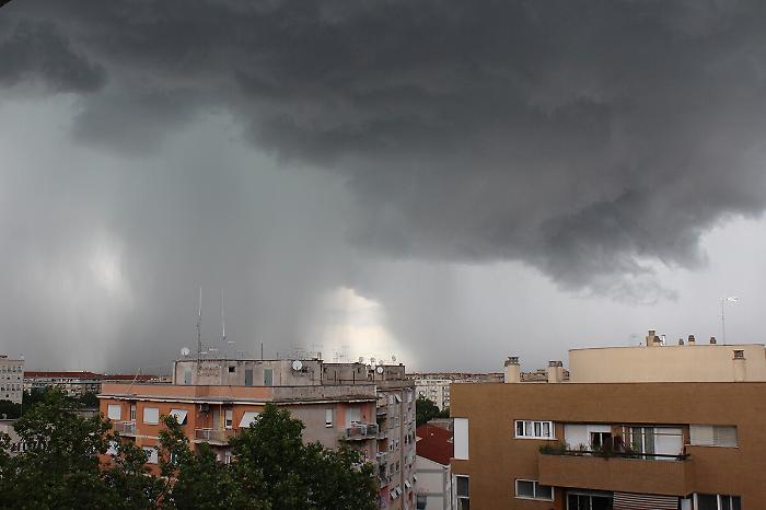 Le bombe d'acqua in Sicilia sempre pi&ugrave; frequenti ma imprevedibili: ecco come si formano