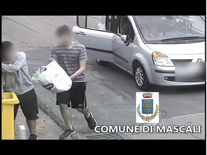 Mascali, sporcaccioni beccati della telecamere: fioccano le multe