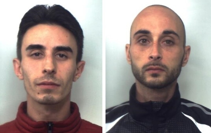 Svaligiano una villetta ma fuori ad aspettarli c'erano i carabinieri