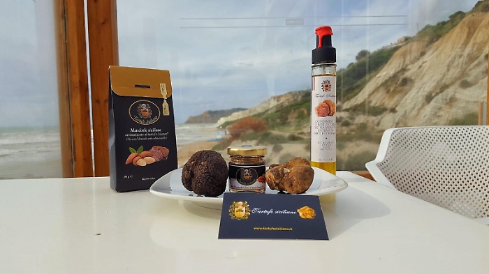 Il Tartufo "approda" alla Scala dei Turchi