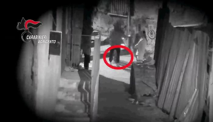 Agrigento, la banda di spacciatori violenti che controllava il centro storico e terrorizzava i clienti