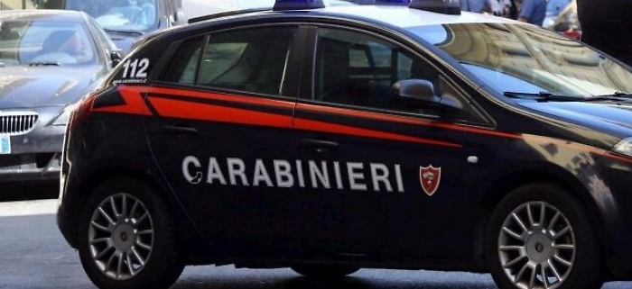 Catania, si barrica in auto per sfuggire alla furia dell'ex: arrestato e  poi scarcerato