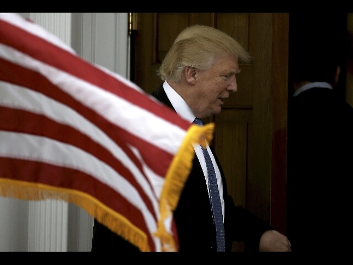 Sale popolarit&agrave; Trump, al 46% dopo voto