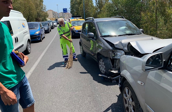 Inferno a Ciuccafa: maxi incidente e 4 persone ferite