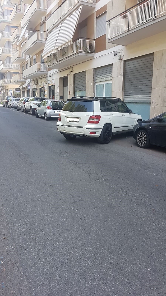 Catania: Largo Bordighera, ognuno fa quello che vuole