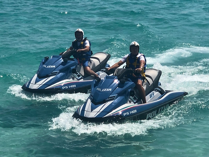 Palermo, l'evaso trovato sul gommone a Mondello