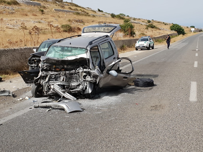 Ragusa: drammatico incidente sulla strada verso il mare, muore una donna
