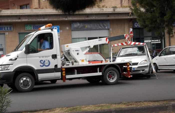 Catania, Sostare licenzia tre dipendenti &ldquo;assenteisti&rdquo; del servizio rimozione