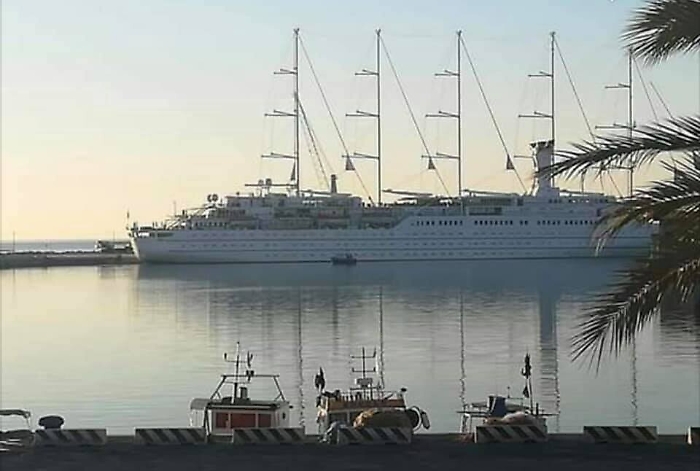 Porto Empedocle, arriva nave da crociere e i passeggeri invadono via Roma