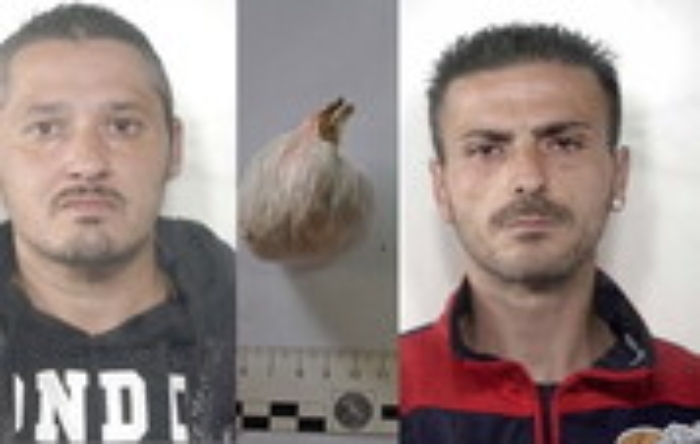 Adrano, viaggiavano in auto con l'eroina: Polizia li ferma e li arresta