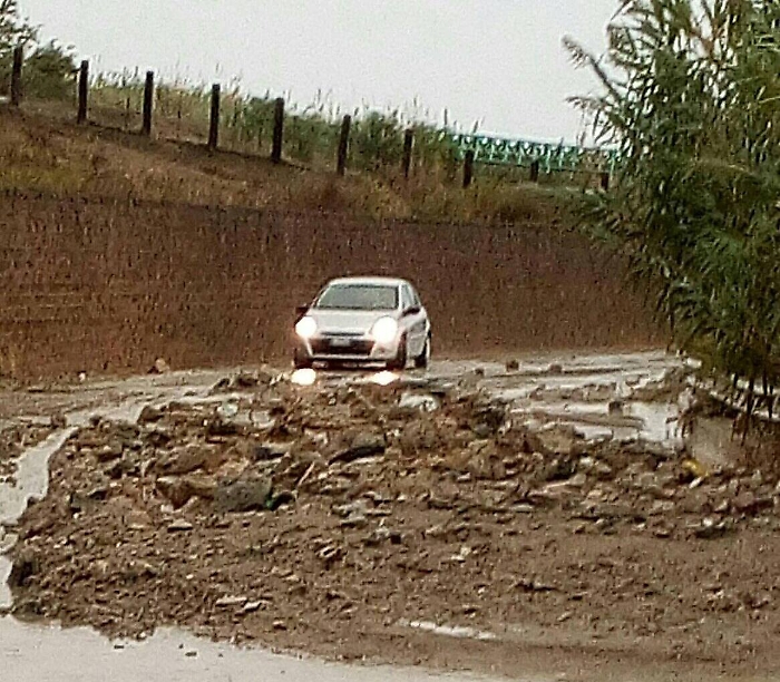 Maltempo: frana blocca un'altra strada, Niscemi quasi isolata