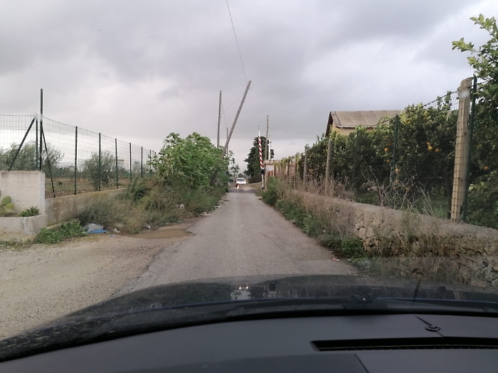 Siracusa: palo pericolante in traversa San Corrado