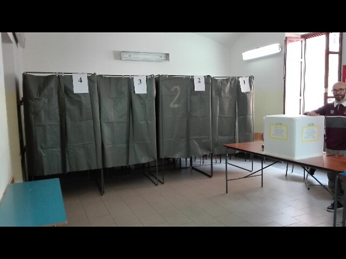 Sardegna, seggi aperti in 28 Comuni