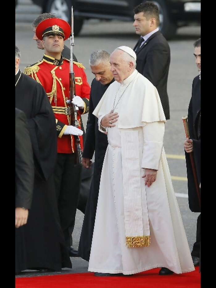 Papa in Azerbaigian, fede non &egrave; magia