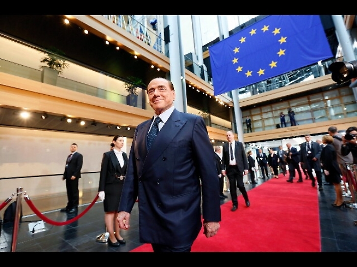 Villaggio: Berlusconi, profondo dolore,