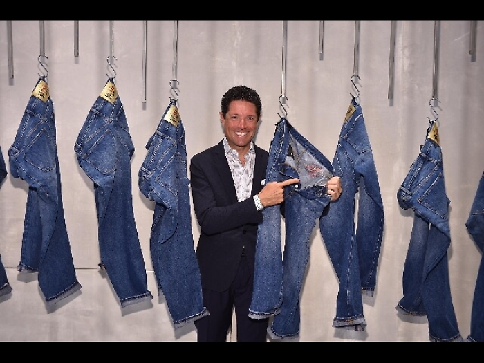 Dondup festeggia 20 anni con il detox