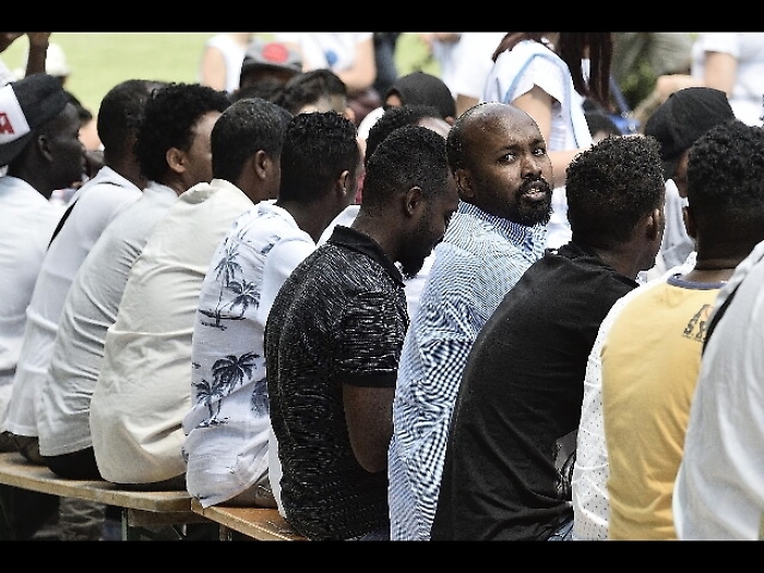 Insulti razzisti su treno,video-denuncia
