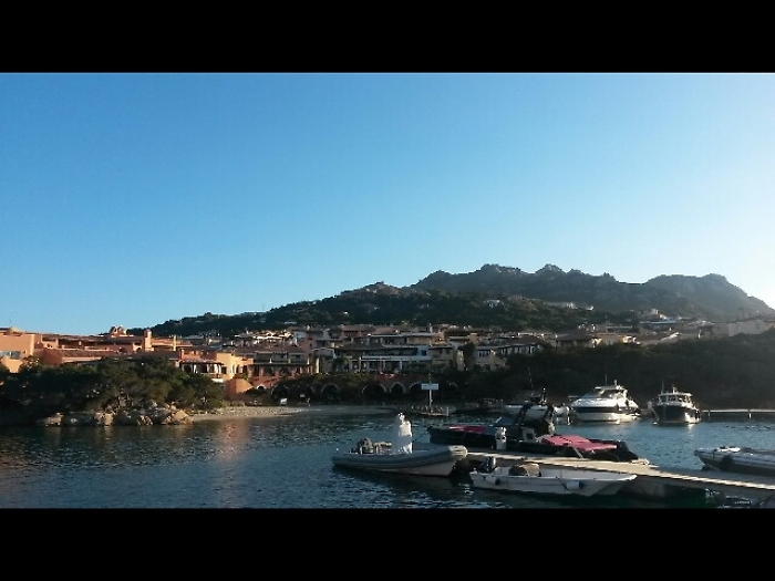 Famiglia rom occupa villa a Porto Cervo