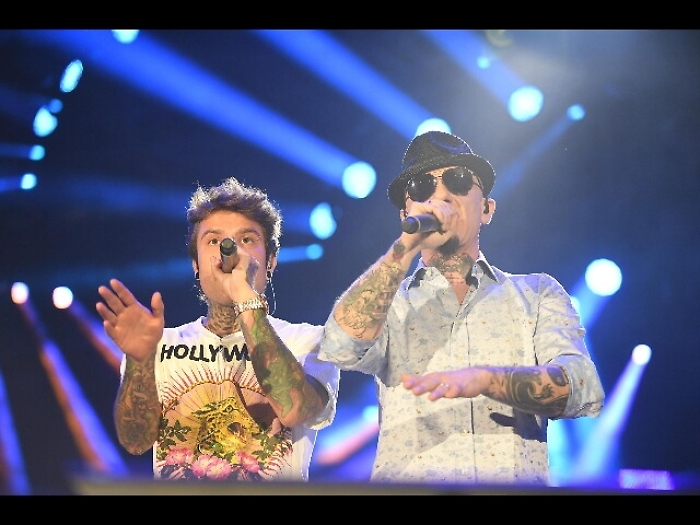 J-Ax e Fedez, a S.Siro palco a 360 gradi