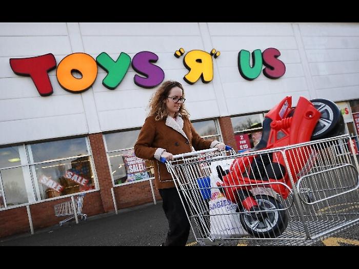 Toys R Us, 33.000 posti a rischio