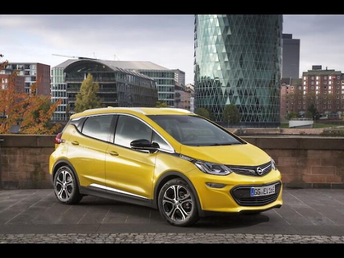 Auto: 2017 anno elettriche, ma in Italia ostacolo &egrave; prezzo