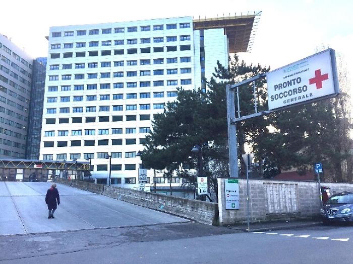 13enne accoltellato davanti a scuola