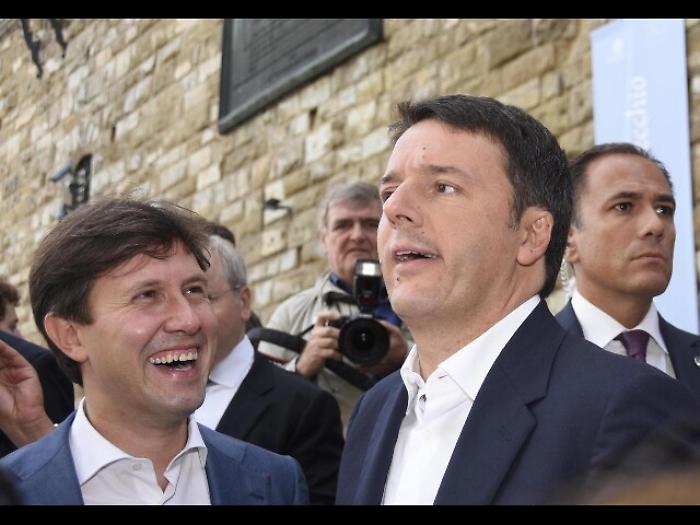 Renzi firma il "Patto per Firenze"