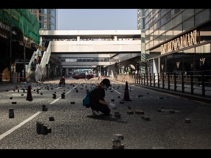 Hong Kong: caos trasporti, scuole chiuse