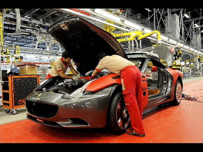 Ferrari,Mocler e Tim 'quotate' regine Fb