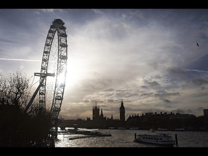Paura a Londra,si ferma ruota panoramica