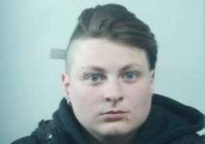 Catania, arrestata dalla Polizia una &laquo;pony express&raquo; della droga